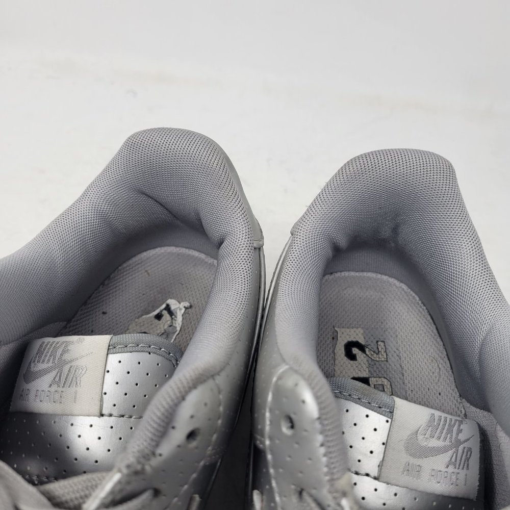 Nike Air Force 1 Low '07 LV8 Metallic Silver Perforated 718152-013 AF1 Olympic - Picture 11 of 11